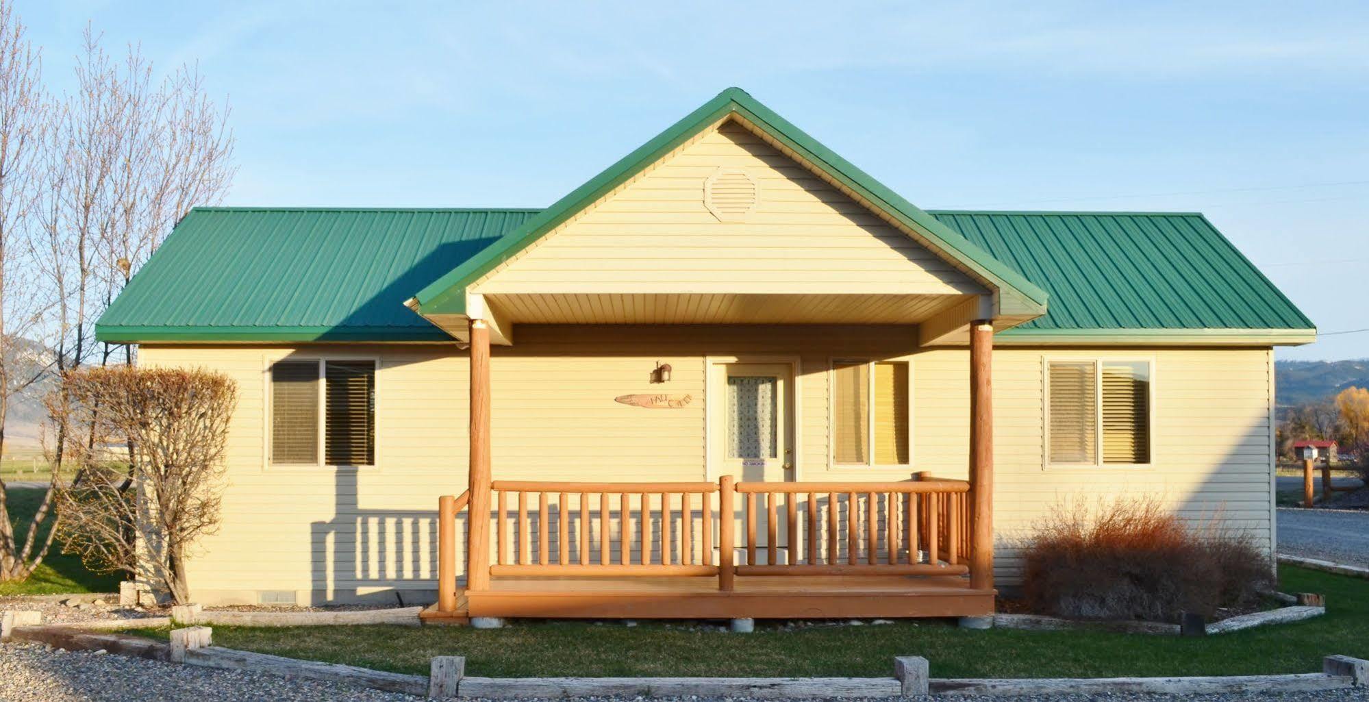 Sleepy J Cabins Swan Valley Exteriér fotografie
